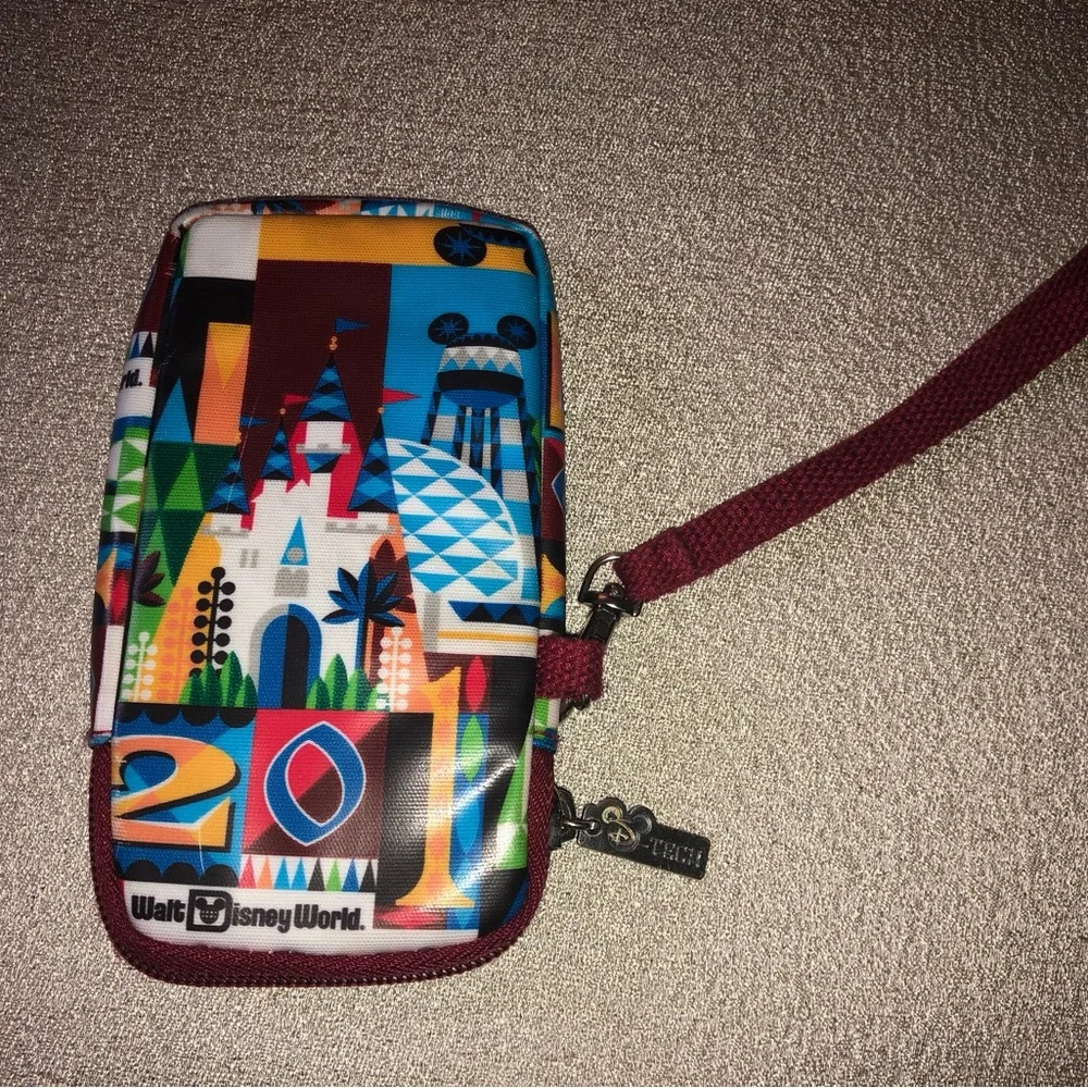 Walt Disney World D-Tech 2014 Mini Cell Phone Pouch/Purse Wallet - Picture 7 of 7